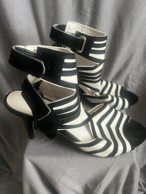 Black & White Strappy Women's Heels